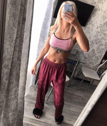 👄💦
Я знаю все секреты удовольствия и с радостью поделюсь ими с тобой. 💫
Моя фотография - это только небольшая часть моей привлекательности. Моя нежная кожа и изящные формы превышают все ожидания. 🌺
Я знаю, как принести радость и расслабление, независимо от того, какими предпочтениями ты обладаешь. 💑
Москва - место, где мои навыки и опыт сияют особенно ярко. 🌟
Так что не упускай возможность окунуться в мир наслаждения со мной. ✨
Оставь все свои заботы и доверься моим чудесным рукам. Мой основной приоритет - твое удовольствие! 🔥
Мои отзывы говорят сами за себя - мои клиенты всегда остаются довольными и хотят вернуться ко мне снова и снова. 💯🔝
Так что, дорогой, не теряй время, позвони мне прямо сейчас и создайме весенний сексуальный фейерверк в Москве! 🌸🎇 Кира